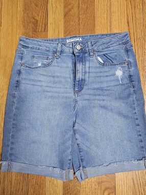 Sonoma Women's 5 Pocket Distressed  Bermuda Jean Shorts In Size 10